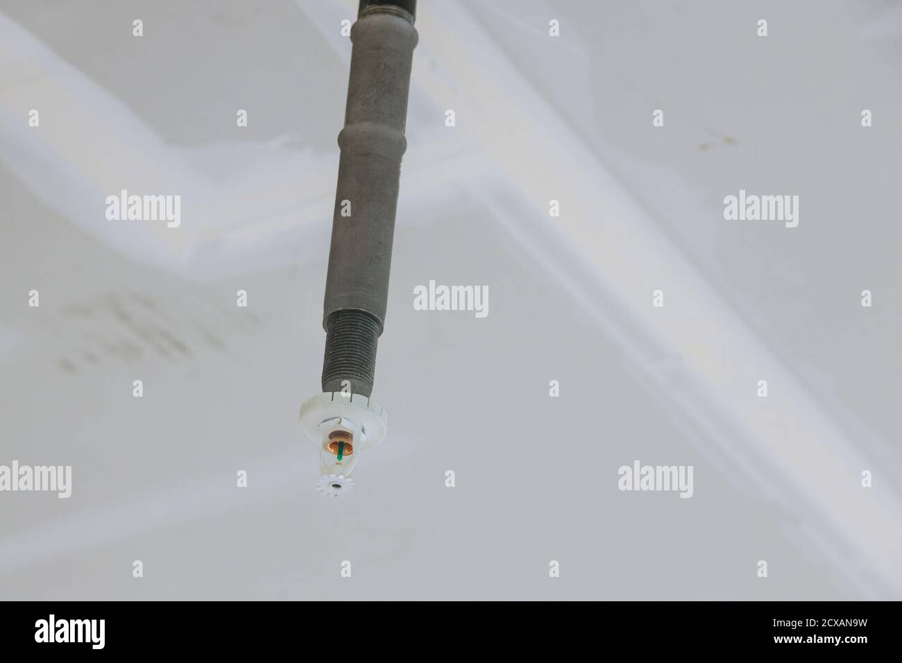 Sécurité des pompiers équipement de lutte sprinkleur sprinkleur sous plafond extincteur automatique à incendie sélection d'un extincteur à foyer Banque D'Images