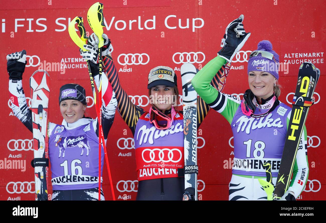 Michaela Kirchgasser of Austria, winner Marie-Michele Gagnon of Canada and Maria Hoefl-Riesch of Germany (LtoR) celebrate on the podium after the World Cup Women's super combined race in Altenmarkt-Zauchensee January 12, 2014. REUTERS/Leonhard Foeger (AUSTRIA - Tags: SPORT SKIING) Banque D'Images