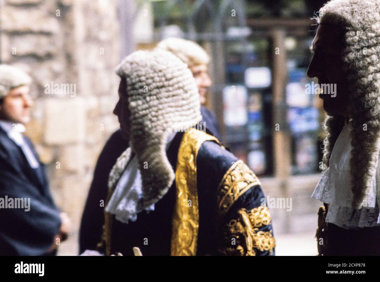 Des membres de la magistrature assistent au service du petit déjeuner du Lord Chancellor à Westminster. 01 octobre 1990. Photo: Neil Turner Banque D'Images