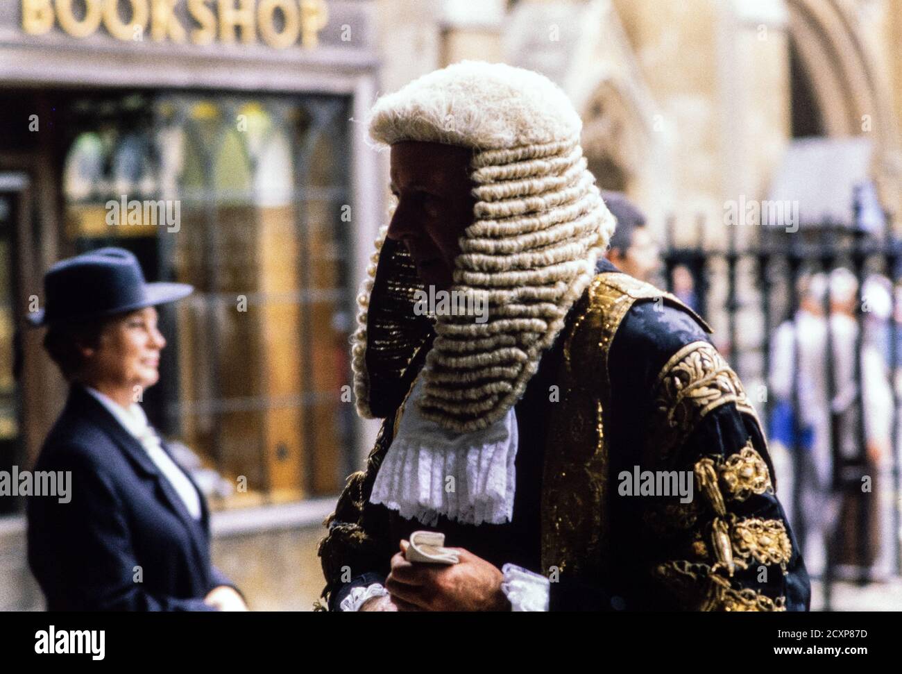 Des membres de la magistrature assistent au service du petit déjeuner du Lord Chancellor à Westminster. 01 octobre 1990. Photo: Neil Turner Banque D'Images