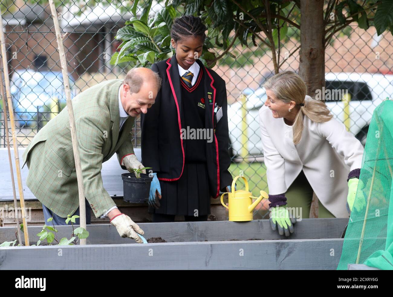 Le comte et la comtesse de Wessex lors d'une visite à Vauxhall City Farm à Londres, pour voir l'engagement communautaire de la ferme et les programmes d'éducation en action, alors que la ferme marque le début du mois de l'histoire des Noirs. Banque D'Images