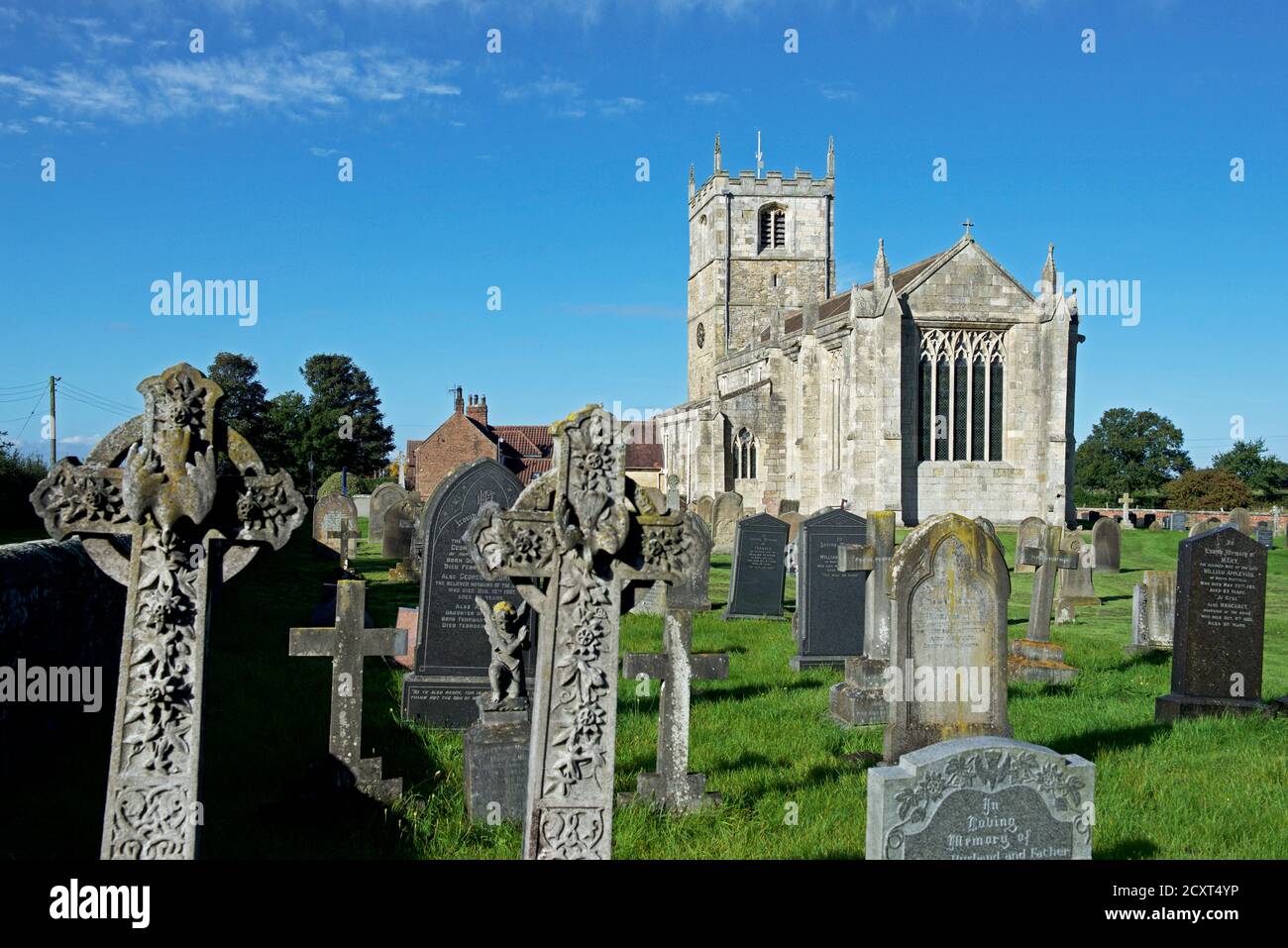 Église Sainte-Hélène dans le village de Skipwith, North Yorkshire, Angleterre Royaume-Uni Banque D'Images