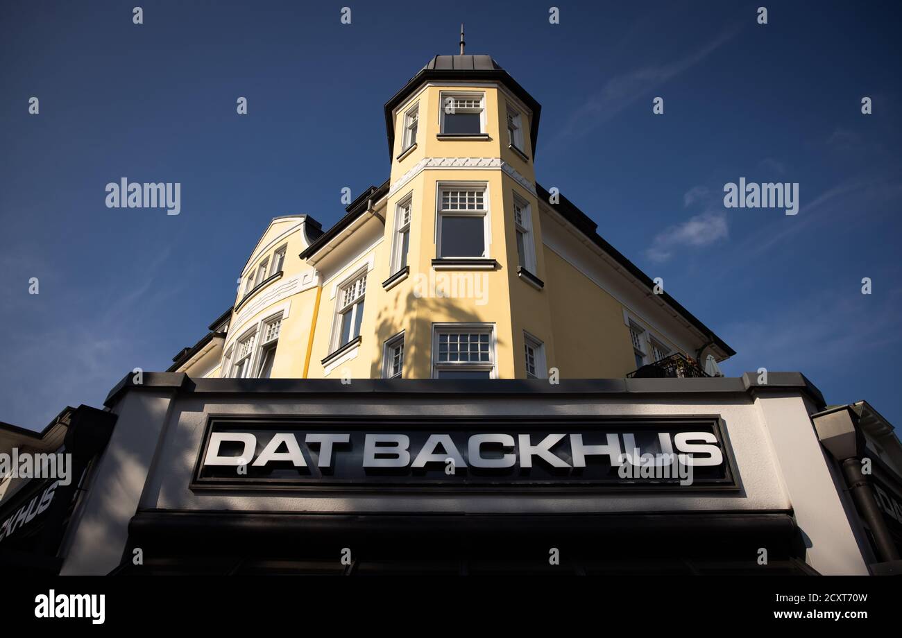 01 octobre 2020, Hambourg: Vue extérieure avec logo d'une branche de la ...