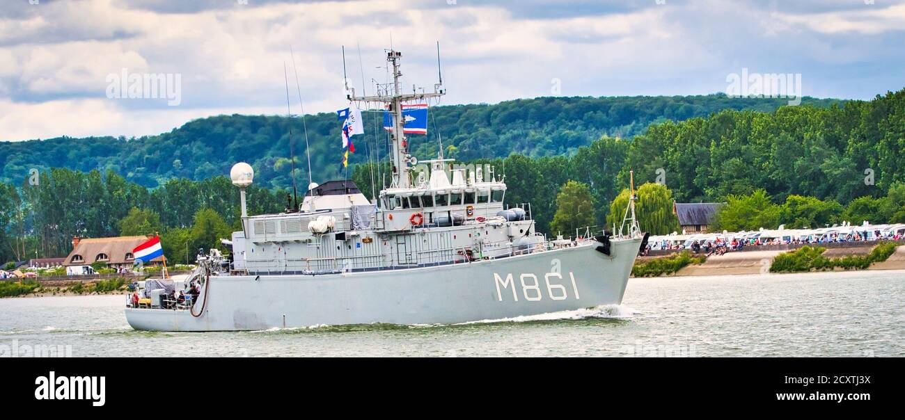 ROUEN, FRANCE - JUIN CIRCA, 2019. Le minesweeper naval URK M861 sur la Seine pour le festival Armada. Communauté très serrée et étroitement liée pendant l'opération Banque D'Images