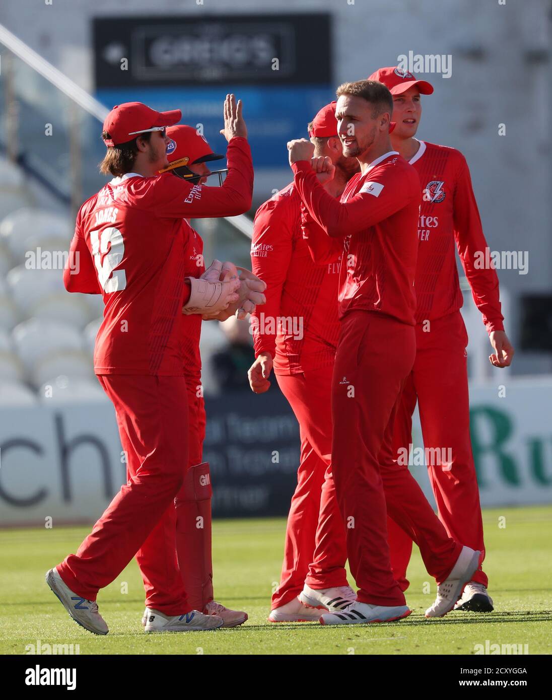 Hove, Royaume-Uni. 1er octobre 2020. Liam Livingstone de Lancashire célèbre le rejet de Luke Wright de Sussex lors du match Blast T20 de vitalité entre Sussex Sharks et Lancashire Lightning au 1er Central County Ground, Hove Credit: James Boardman/Alay Live News Banque D'Images