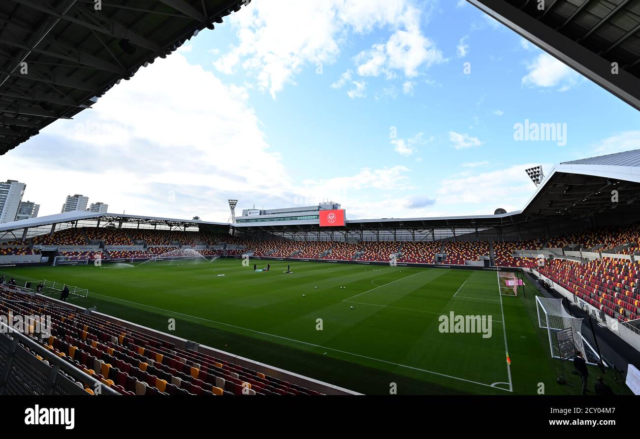 Vue sur le terrain avant le match de la Carabao Cup Fourth Round au Brentford Community Stadium, Londres. Banque D'Images