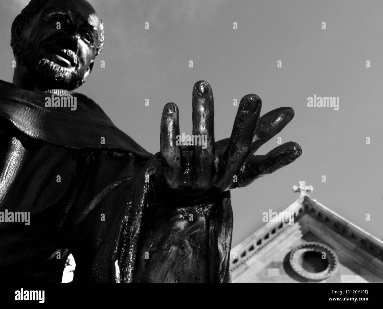 Une statue de Saint François d'Assise avec des mains d'aide exhace à la basilique de Saint François à Santa Fe, Nouveau-Mexique Banque D'Images