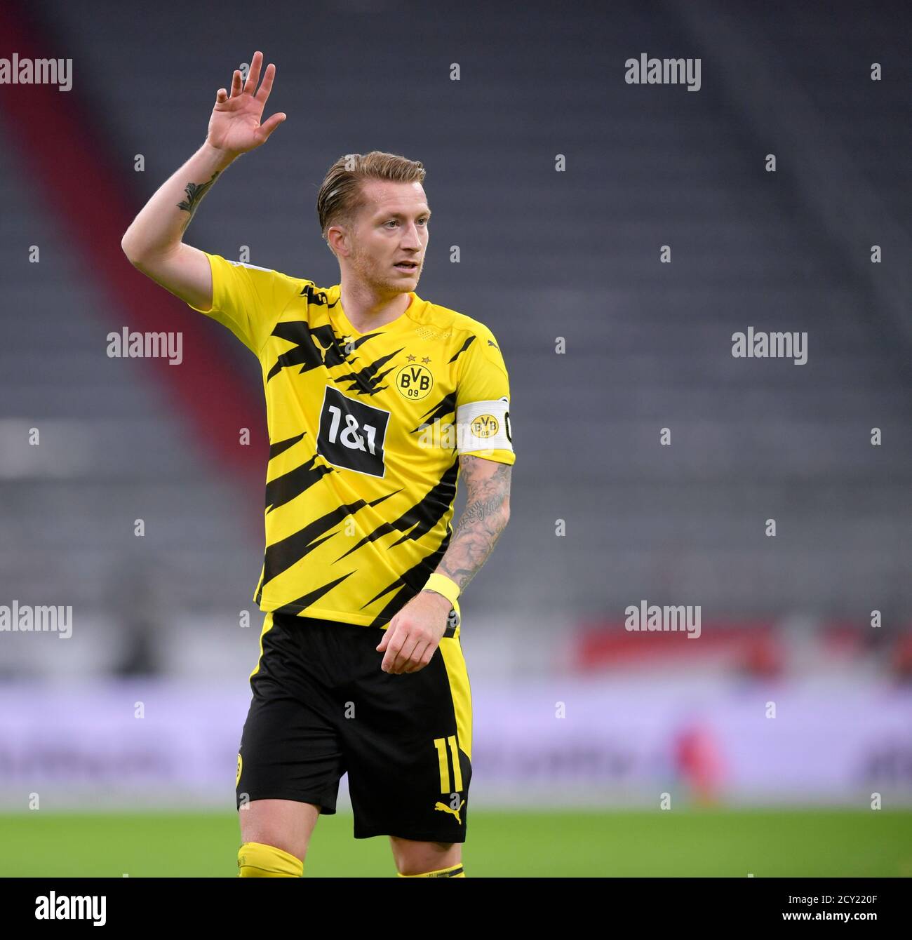 Allianz Arena Munich Allemagne 30.09.20, football: Allemand SUPERCUP FINALE 2020/2021, FC Bayern Muenchen (FCB, rouge) vs Borussia Dortmund (BVB, jaune) 3:2 — Marco Reus (BVB) Foto: Bernd Feil/M.S./Pool/via Kolvenbach uniquement pour usage éditorial! Les réglementations DFL interdisent toute utilisation de photographies comme séquences d'images et/ou quasi-vidéo. Actualités nationales et internationales. Banque D'Images