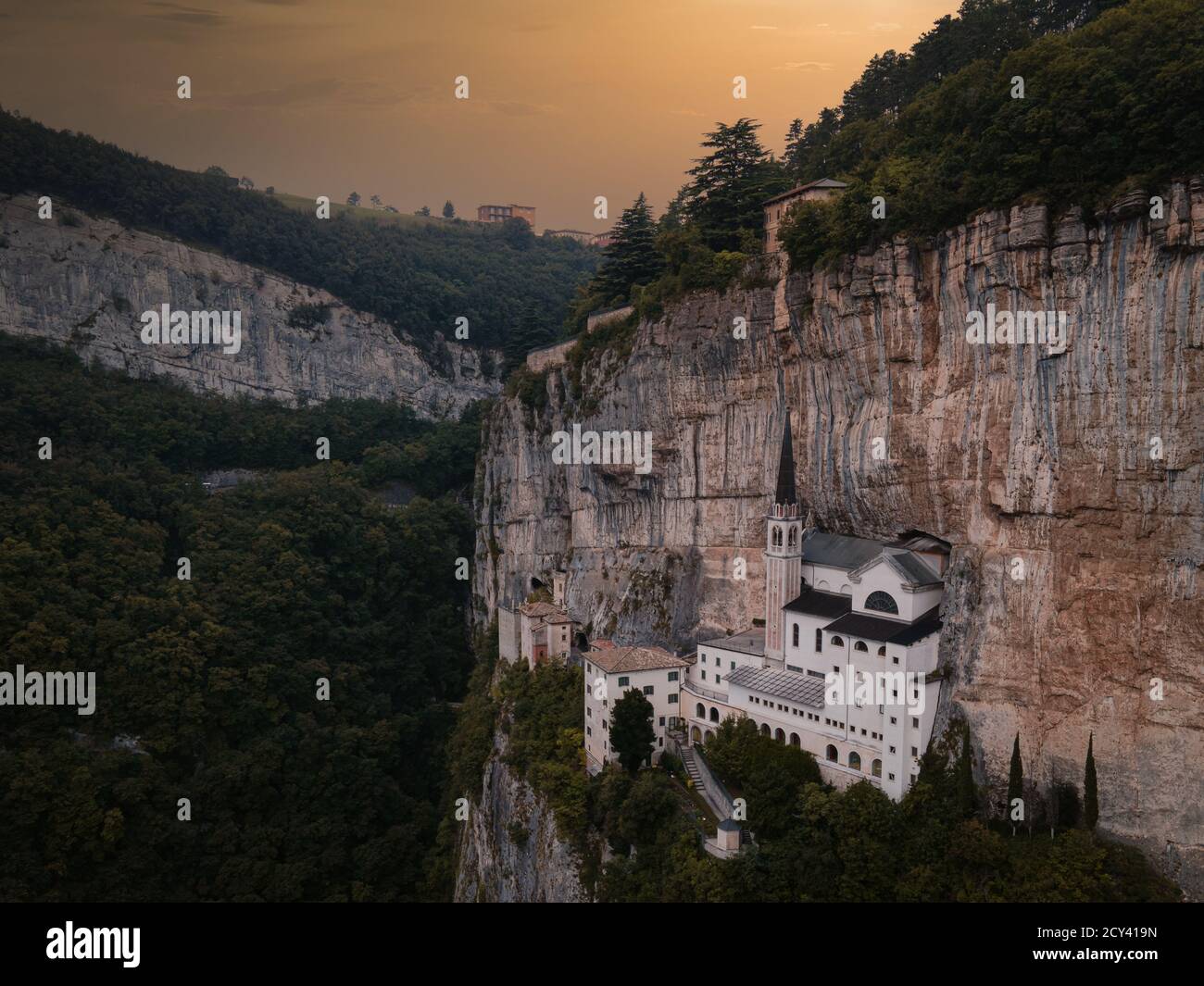Sanctuaire madonna della corona Banque de photographies et d’images à