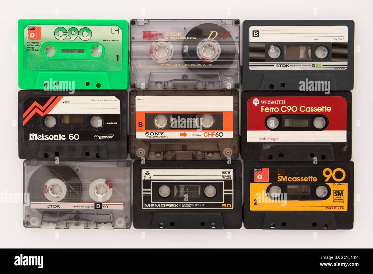 Bandes de cassettes disposées en grille Banque D'Images