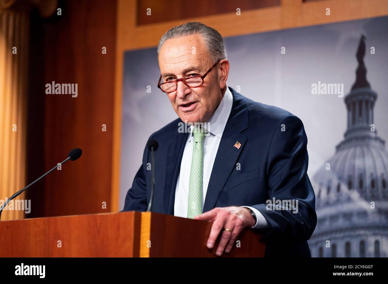 Washington, DC, États-Unis. 1er octobre 2020. 1er octobre 2020 - Washington, DC, États-Unis: Le sénateur américain CHUCK SCHUMER (D-NY) s'est exprimé lors d'une conférence de presse. La conférence de presse faisait suite à un « vote de cloture sur la motion du sénateur Schumer de procéder à un projet de loi visant à empêcher le procureur général Barr et le ministère de la Justice d'appuyer le procès du président Trump pour renverser la loi sur les soins abordables à la Cour suprême. Crédit : Michael Brochstein/ZUMA Wire/Alay Live News Banque D'Images