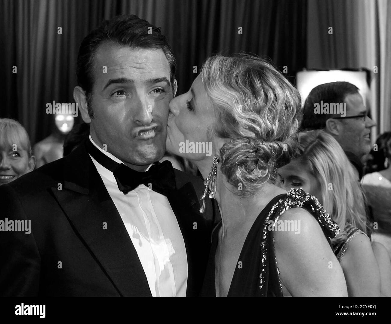 Jean dujardin and wife alexandra lamy Banque d'images noir et blanc - Alamy