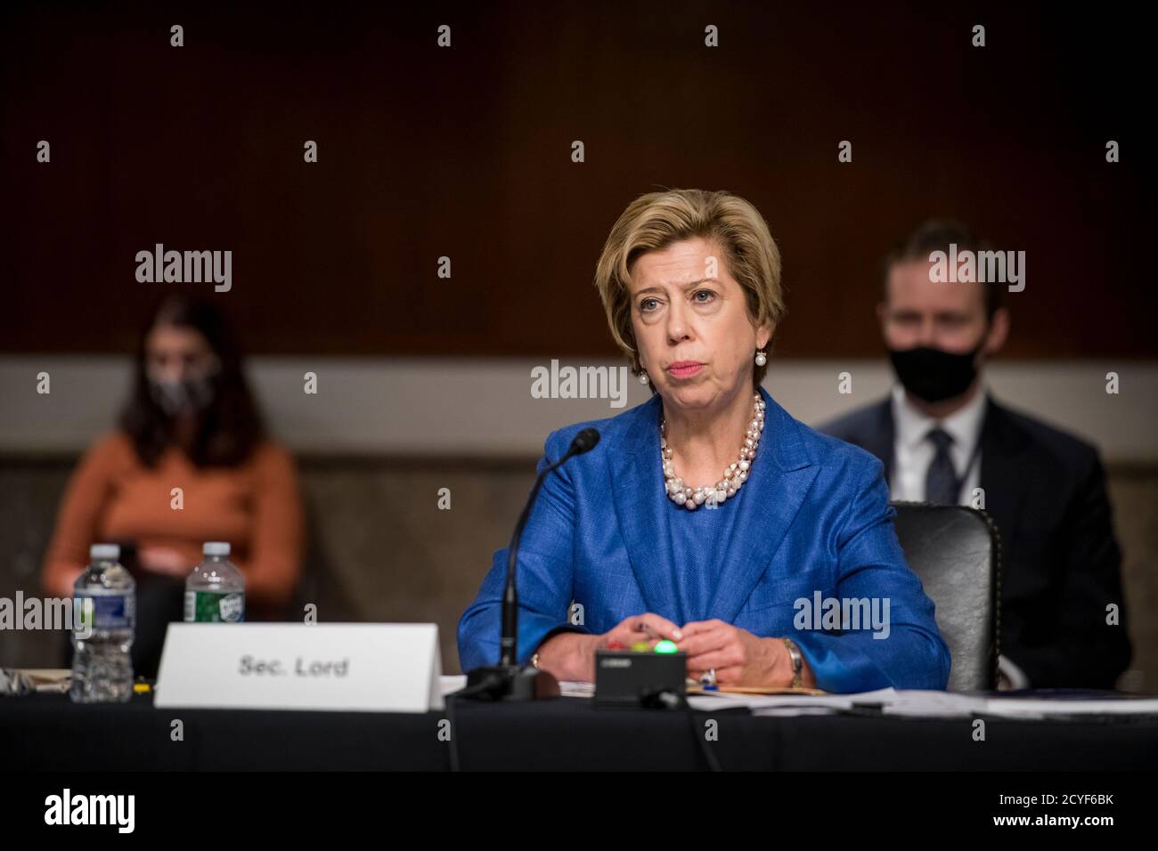 Washington, États-Unis d'Amérique. 1er octobre 2020. Ellen M. Lord, sous-secrétaire à la Défense pour l'acquisition et le soutien, comparaît devant une audience du Comité des services armés du Sénat - sous-comité sur l'état de préparation et le soutien à la gestion pour examiner l'intégrité de la chaîne d'approvisionnement, dans l'édifice Dirksen du Bureau du Sénat à Washington, DC., le jeudi 1er octobre 2020. Credit: Rod Lamkey/CNP | usage dans le monde crédit: dpa/Alay Live News Banque D'Images