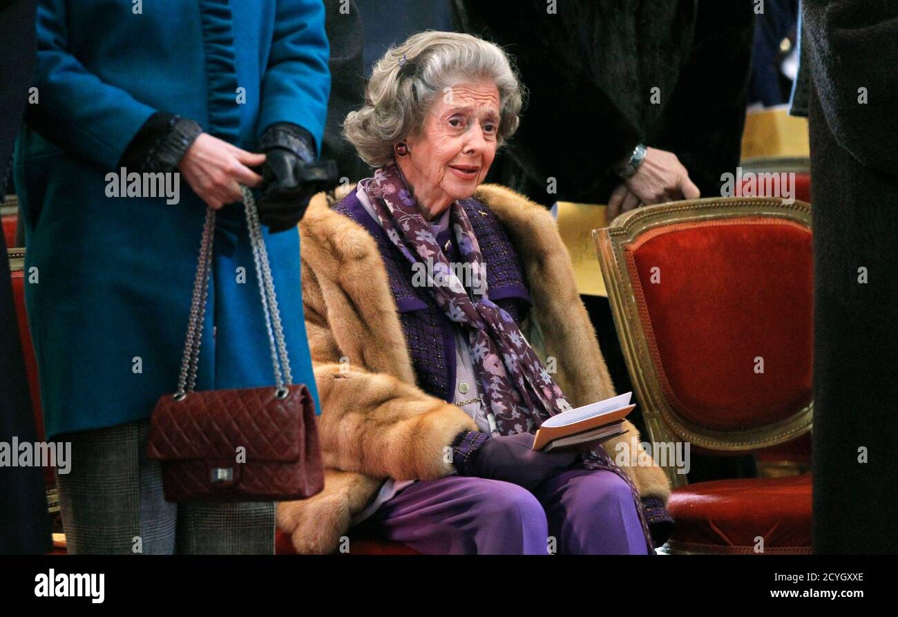 Queen fabiola belgium attends mass Banque de photographies et d’images ...