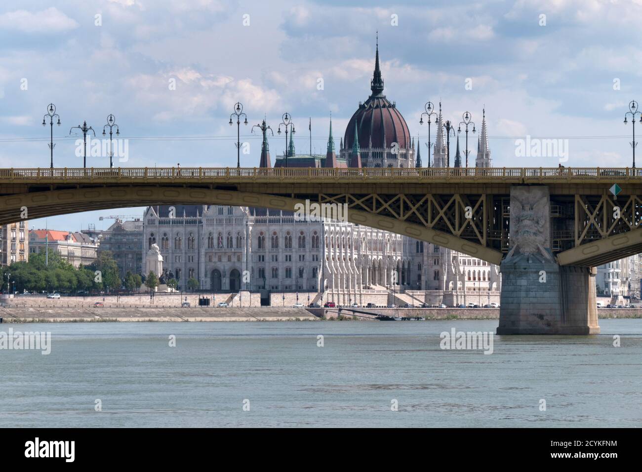 Vue extérieure du Parlement hongrois, ou de l'Assemblée nationale, sur la rive du Danube à Budapest, en Hongrie Banque D'Images