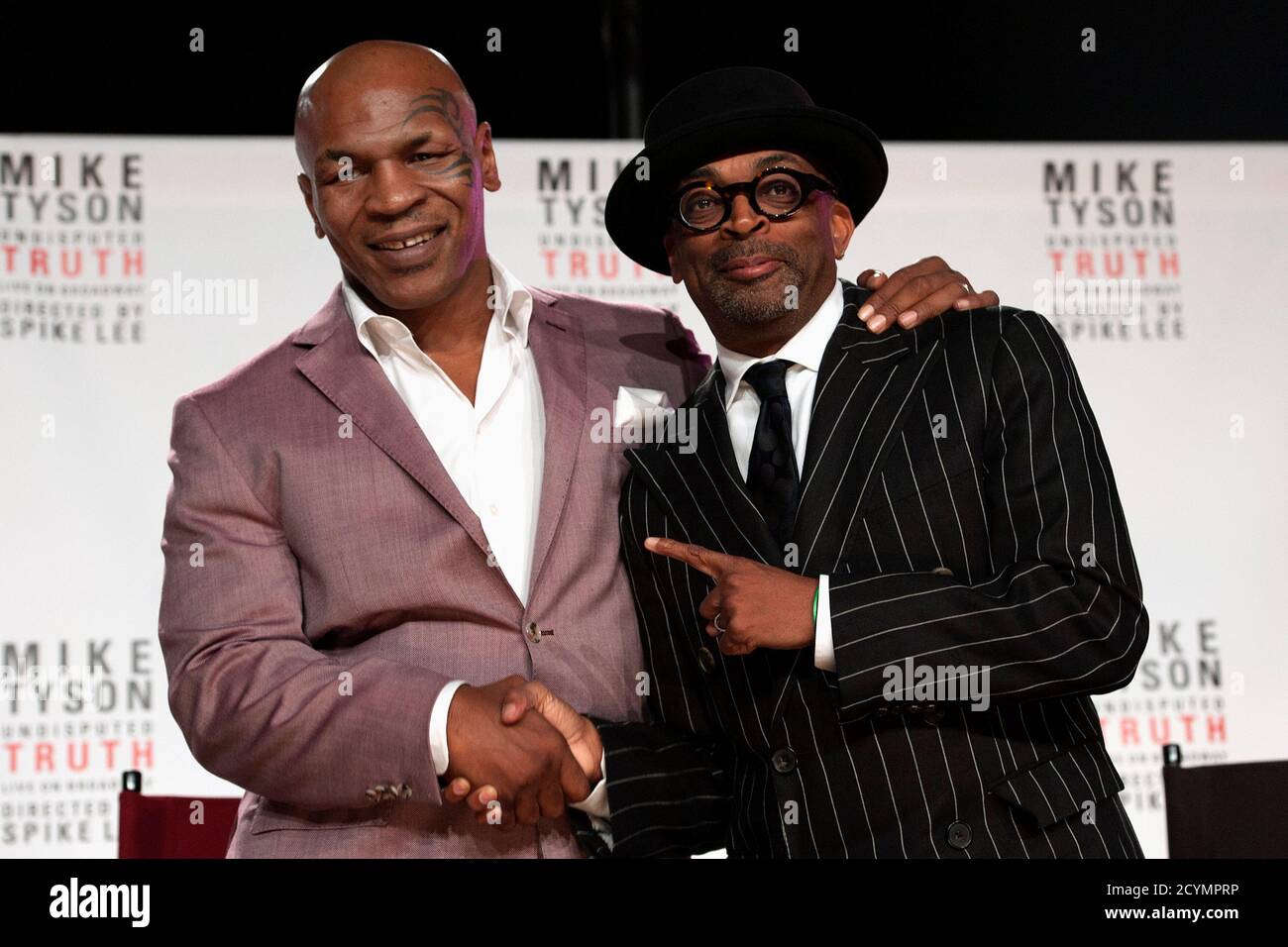 Film director Spike Lee (R) and former heavyweight champion ...