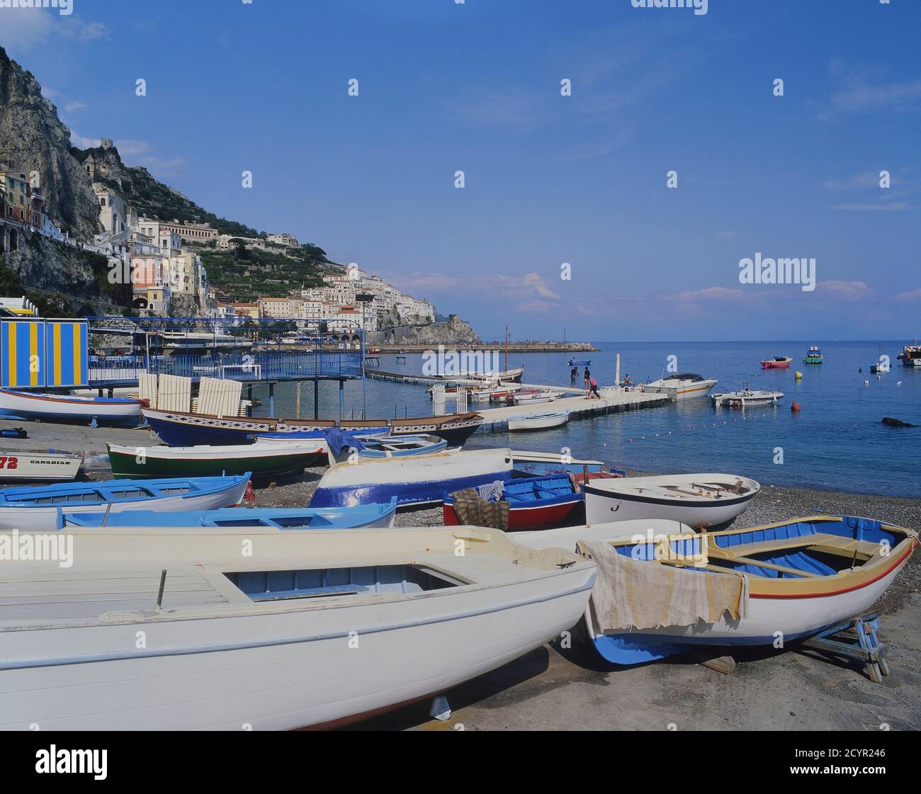 Ville côtière italienne historique d'Amalfi, province de Salerne, Campanie, Italie Banque D'Images