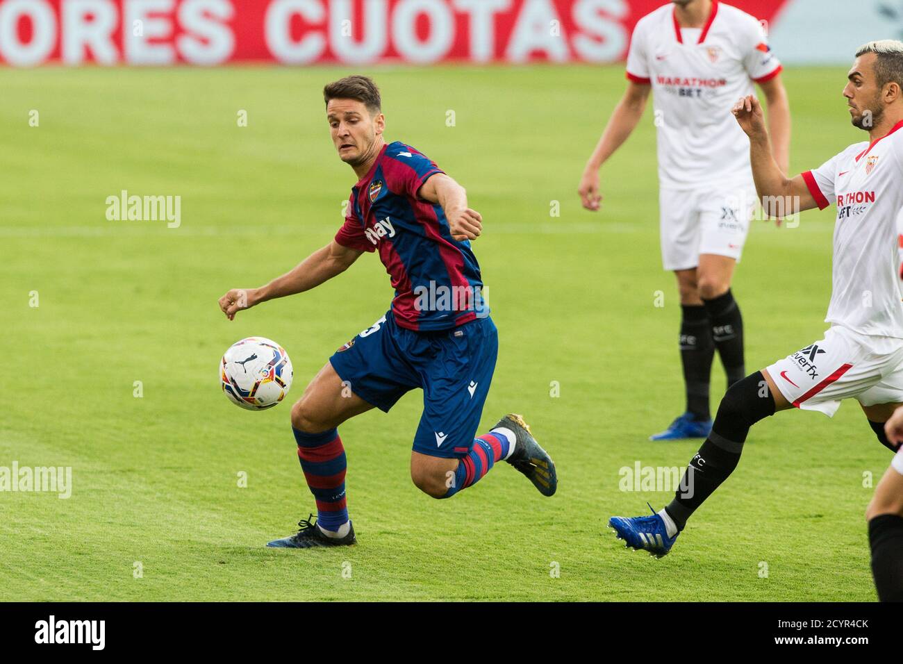 Nemanja Radoja de Levante lors du championnat d'Espagne la Liga football match entre Sevilla Futbol Club et Levante Union Deportiva le 1er octobre, Banque D'Images