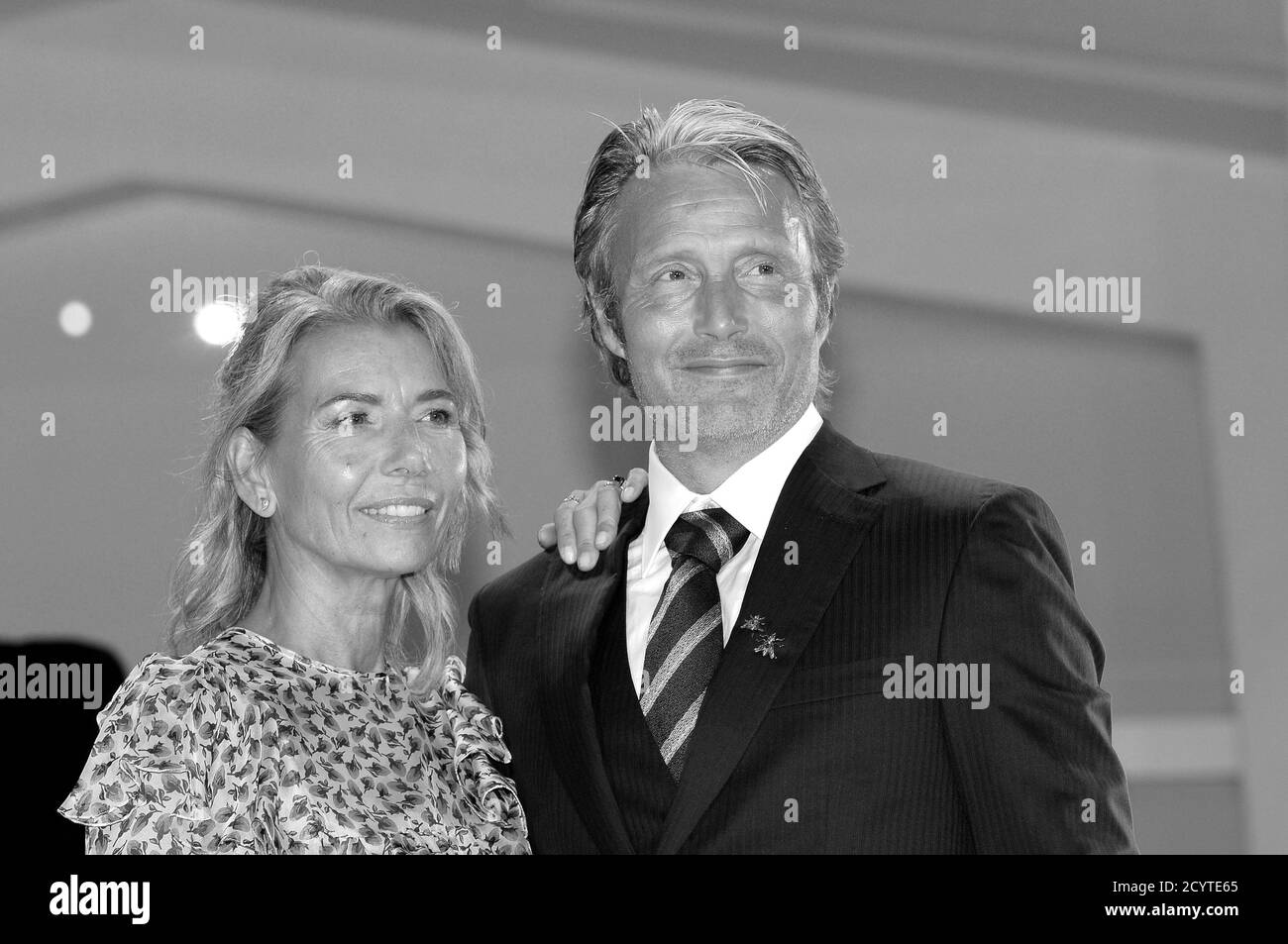 Hanne Jacobsen et Mads Mikkelsen assistent à la première DE MISS MARX ...