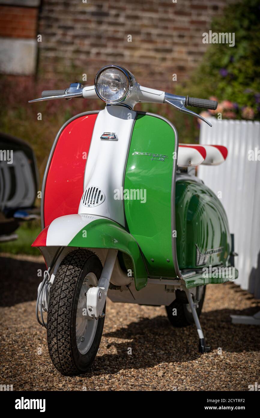 1961 Lambretta Li 125 , Concours of Elegance 2020, Hampton court Palace, Londres, Royaume-Uni Banque D'Images