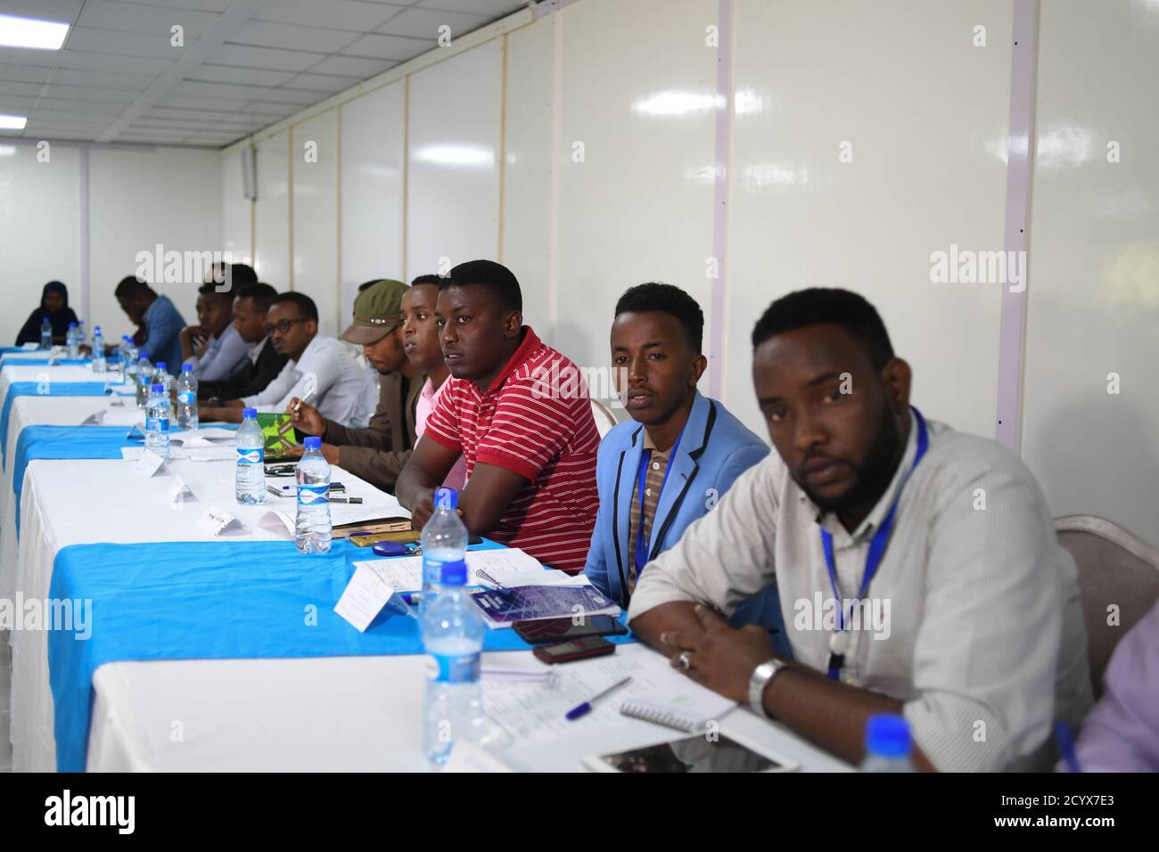 Le 18 août 2018, un atelier de police communautaire sur la prévention et la lutte contre l’extrémisme violent (PCVE) a eu lieu à Mogadiscio, en Somalie. La Mission de l'Union africaine en Somalie (AMISOM) a joué un rôle clé dans l'appui à l'événement, qui visait à renforcer les mesures de sécurité locales et à prévenir la radicalisation grâce à des efforts communautaires concertés. Banque D'Images