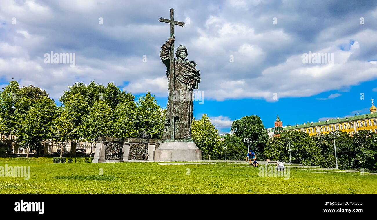 Monument à Vladimir le Grand sur la place Borovitsky près du Kremlin. Moscou, Russie Banque D'Images
