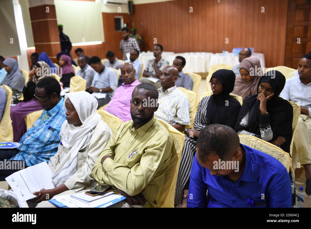 Le 24 novembre 2019, un forum de sensibilisation du public a eu lieu à Mogadiscio, en Somalie, pour discuter des prochaines élections de 2020/21. L'événement a été organisé par des organisations de la société civile avec l'appui de la Mission de l'Union africaine en Somalie. Banque D'Images