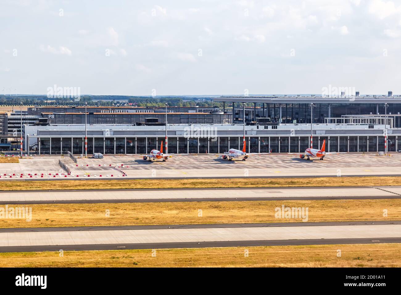 Berlin, Allemagne - 19 août 2020 : Berlin Brandenburg aéroport BER North Pier terminal vue aérienne en Allemagne. Banque D'Images