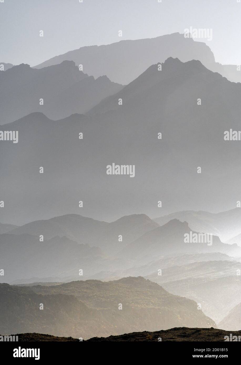Les montagnes Al Hajar ash Sharqi en Oman. Banque D'Images