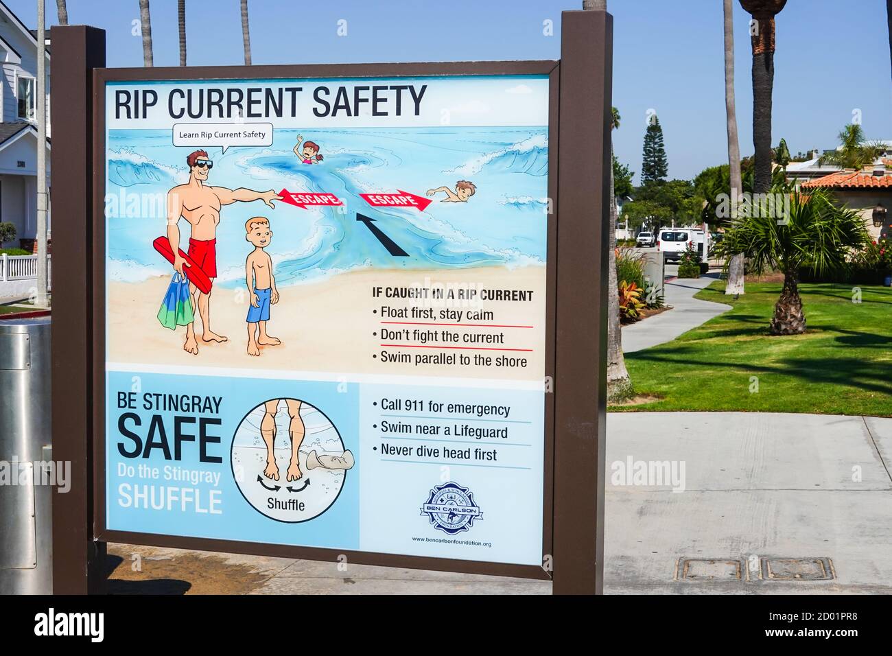 RIP Current Safety Sign sur la péninsule de balboa Newport Beach California , États-Unis Banque D'Images