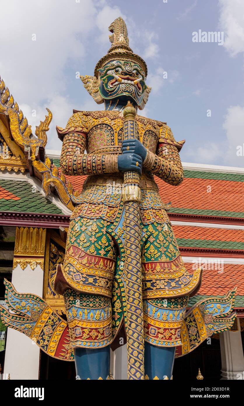 Yaksha Statue démon géant qui gardaient la Grand Place à Bangkok, Thaïlande Banque D'Images