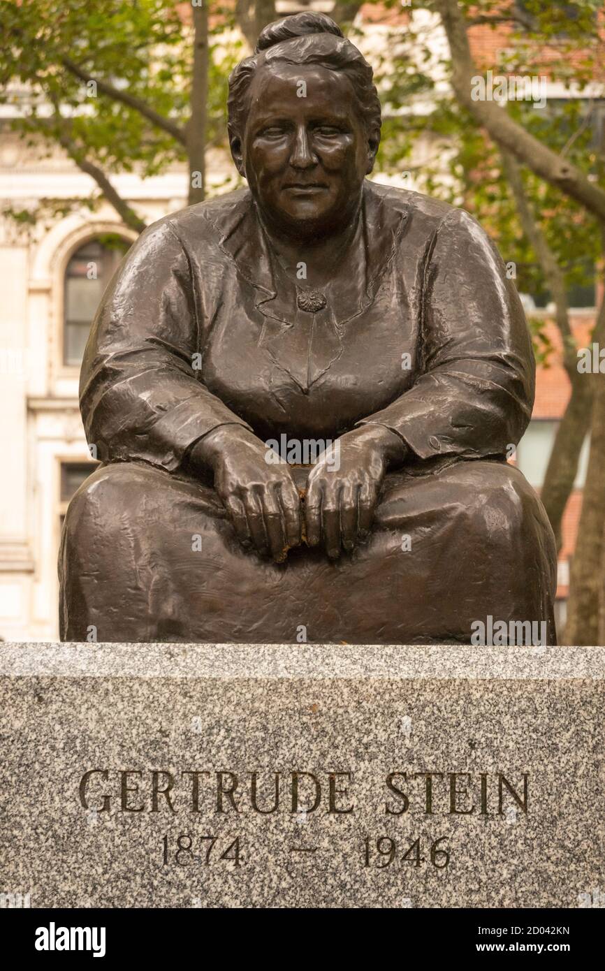Statue de Gertrude Stein à Bryant Park Manhattan, New York Banque D'Images