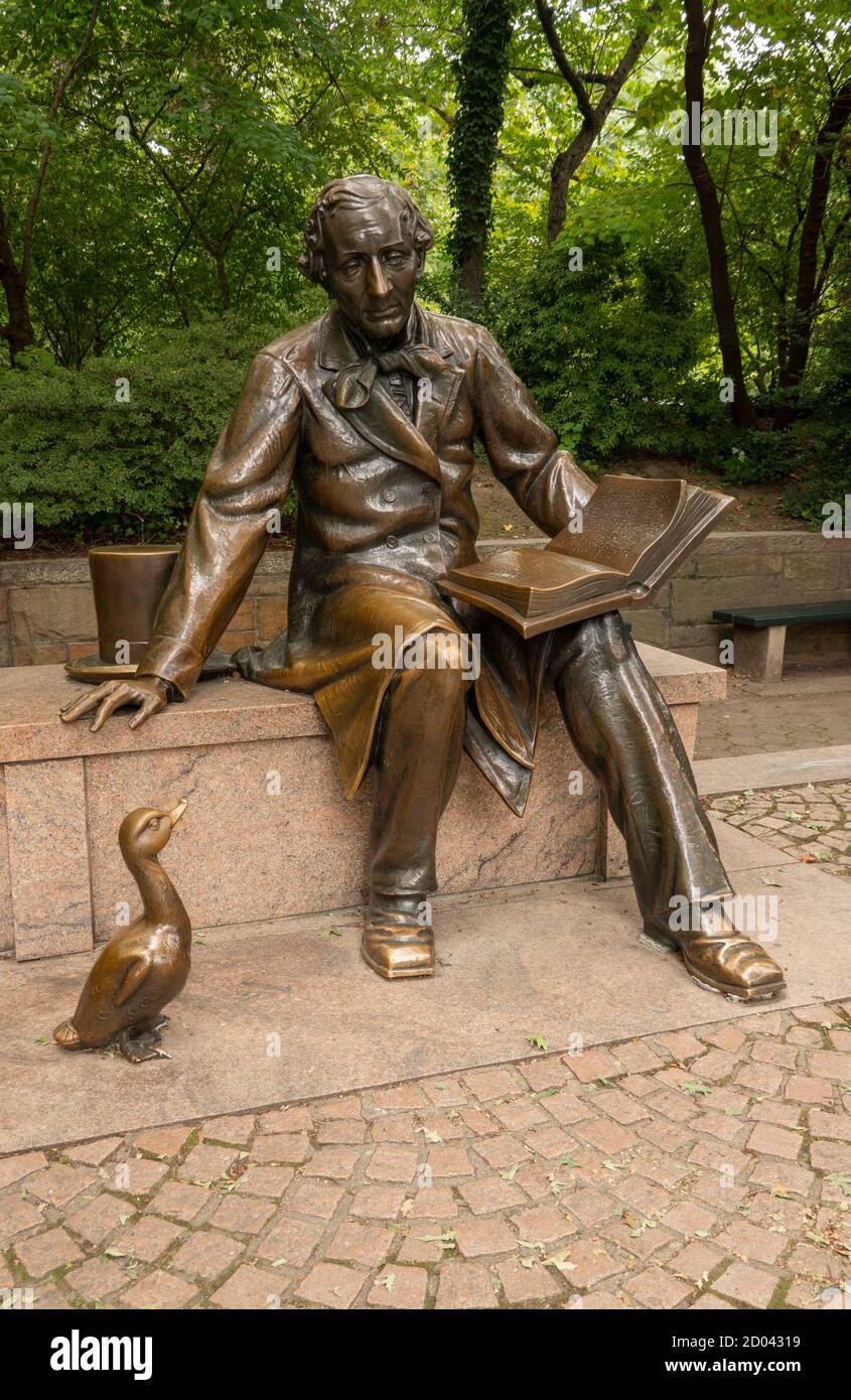 Sculpture de Duckling laid dans Central Park Manhattan NYC Banque D'Images