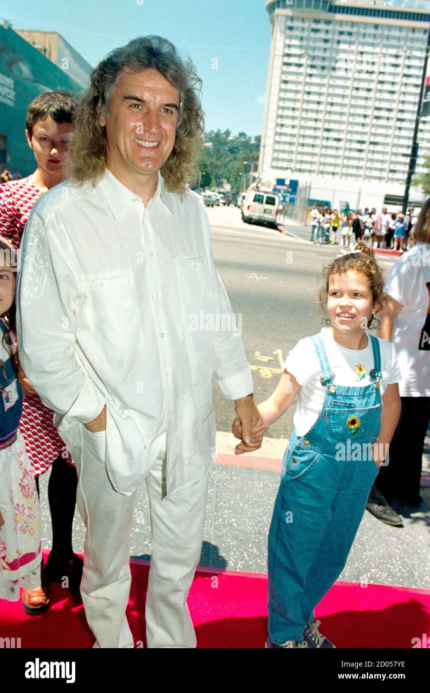 ARCHIVE: LOS ANGELES, CA. 11 juin 1995: Acteur/comédien Billy Connolly à la première pour 'Pocahontas' à Los Angeles. Photo de fichier © Paul Smith/Featureflash Banque D'Images