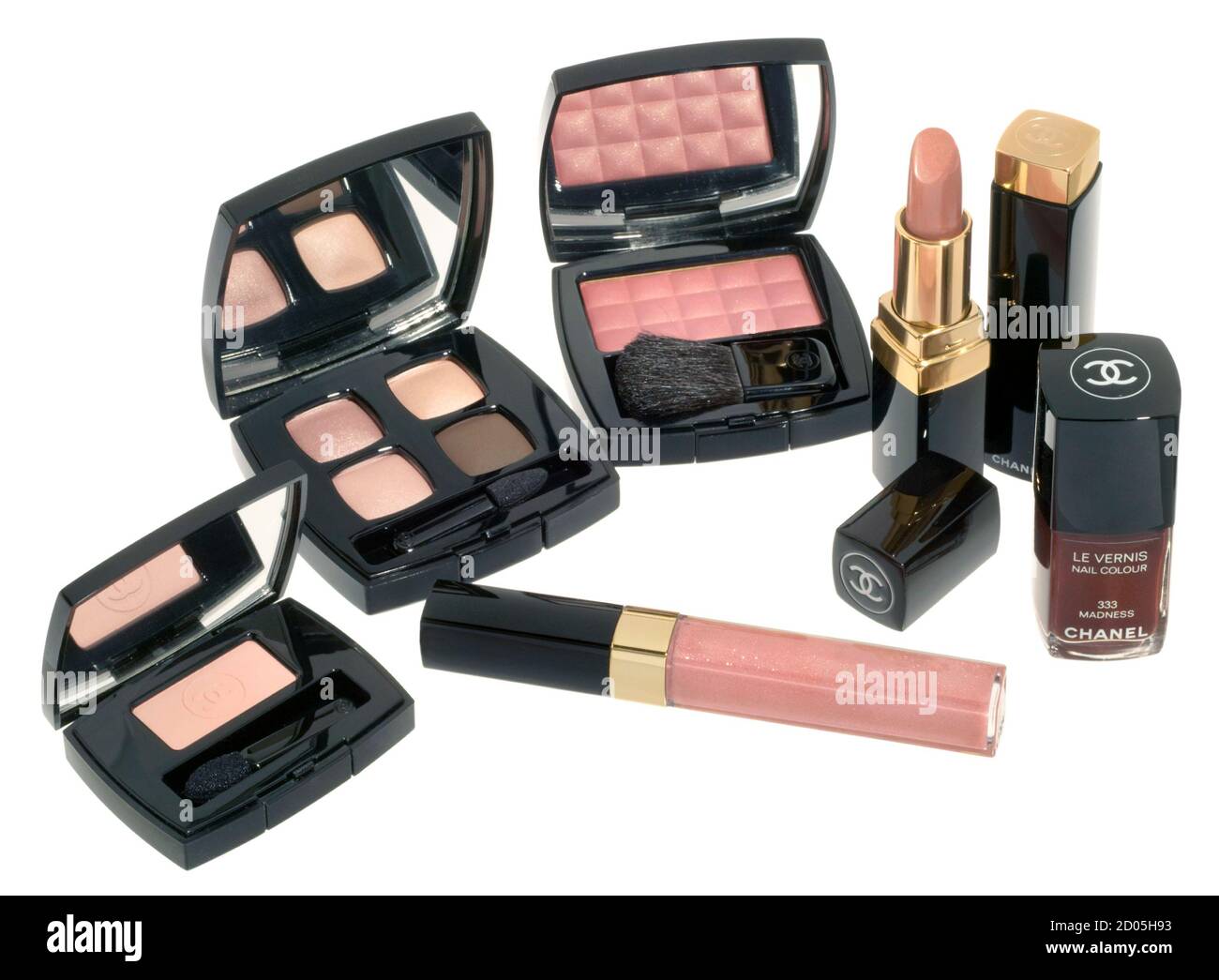 Collection de maquillage compacte Chanel photographiée sur fond blanc Photo  Stock - Alamy