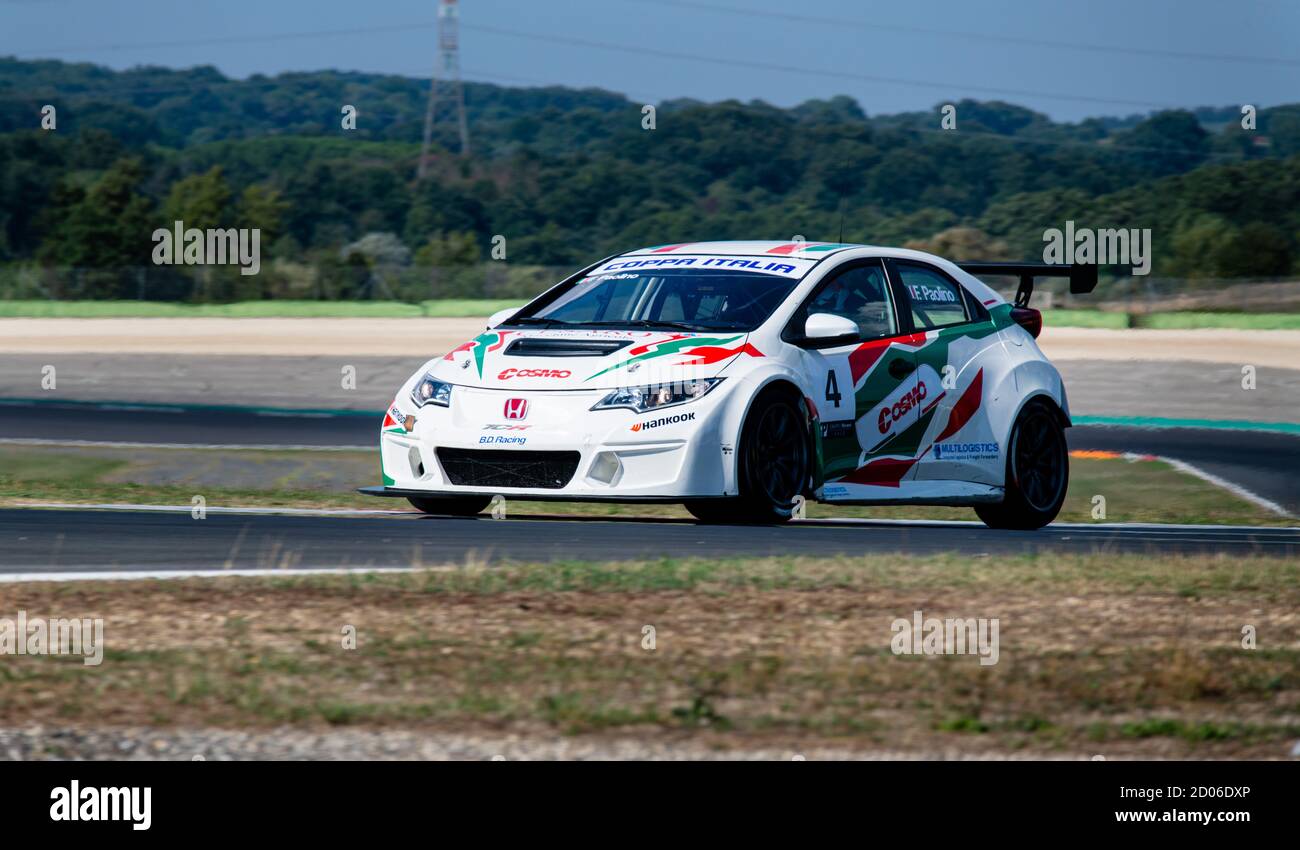 Vallelunga, Rome, Italie, 12 septembre 2020. Voiture de tourisme honda Civic course en action sur circuit arrière-plan flou Banque D'Images