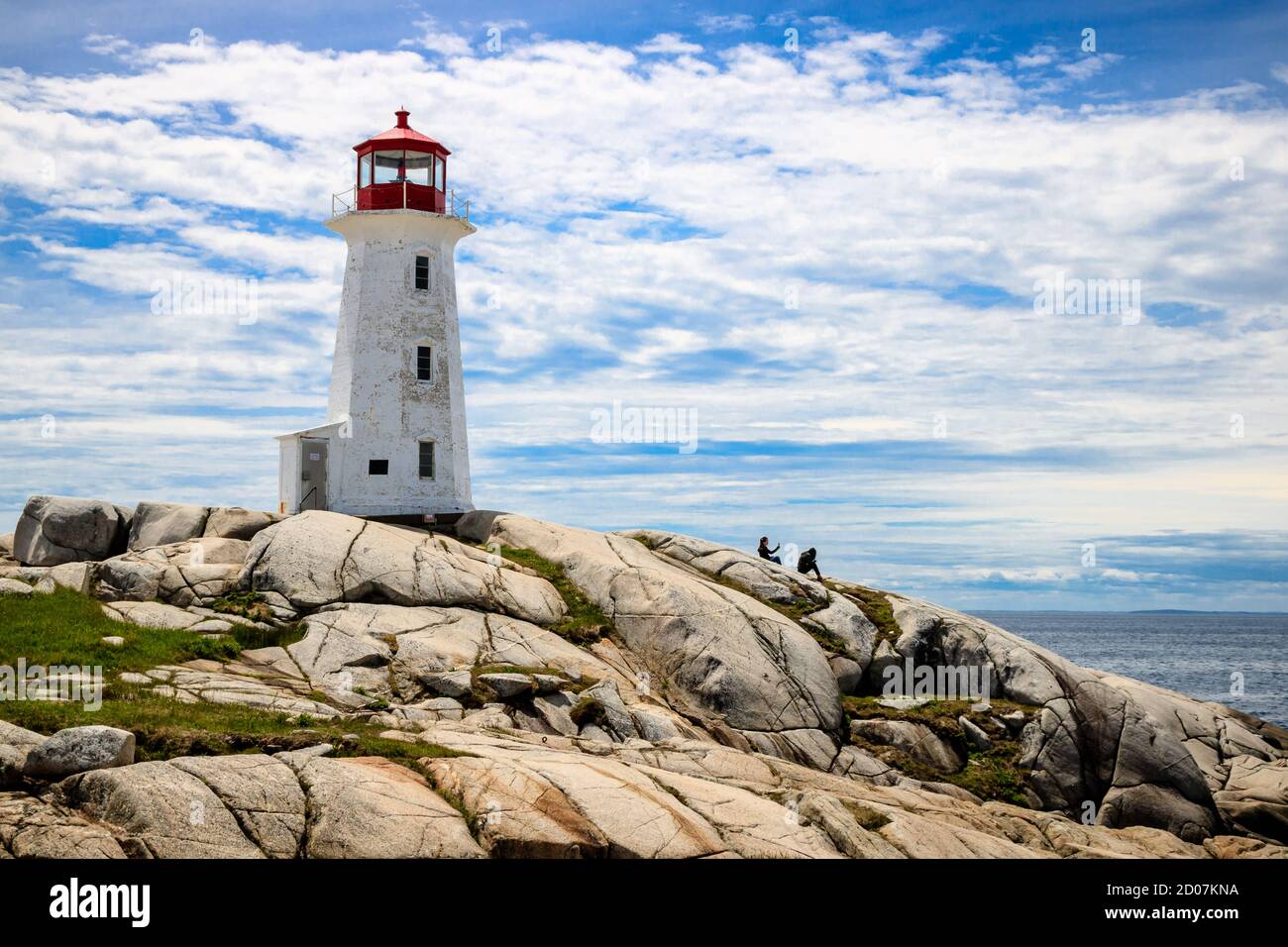 Icône de la Nouvelle-Écosse : phare de Peggy's Cove pendant une journée ensoleillée Banque D'Images