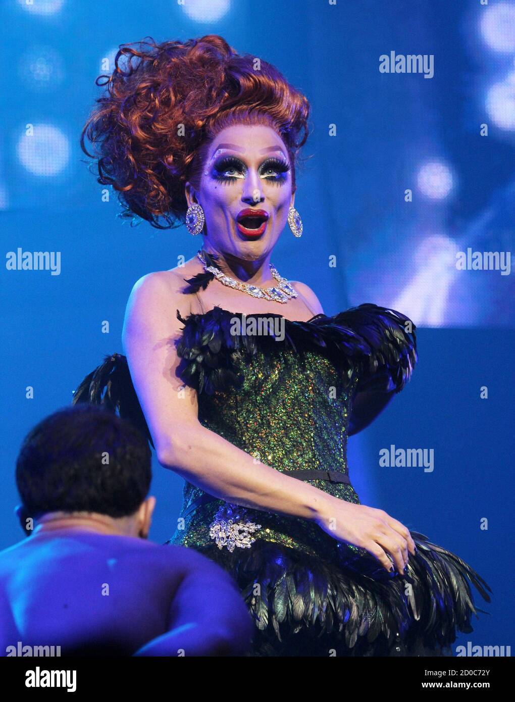 Bianca Del Rio, gagnante de la saison 6 de 'RuPaul's Drag Race' à Broadway gares 25 : Top Bas de Burlesque à la Hammerstein Ballroom à New York le 21 juin 2015. Crédit photo : Henry McGee/MediaPunch Banque D'Images