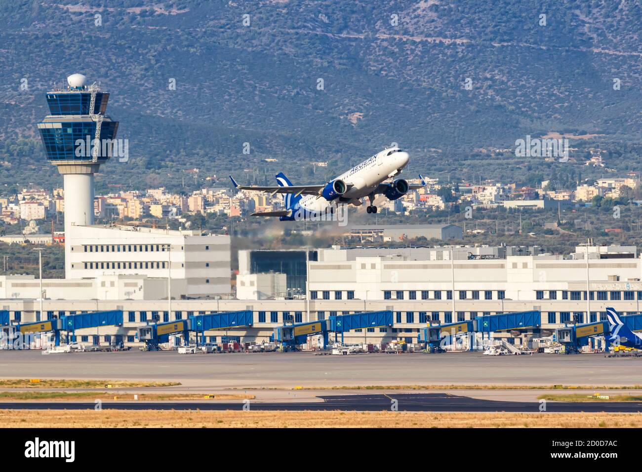 Athènes, Grèce - 22 septembre 2020 : avion A320neo Airbus Aegean Airlines à l'aéroport d'Athènes en Grèce. Airbus est un fabricant européen d'avions b Banque D'Images
