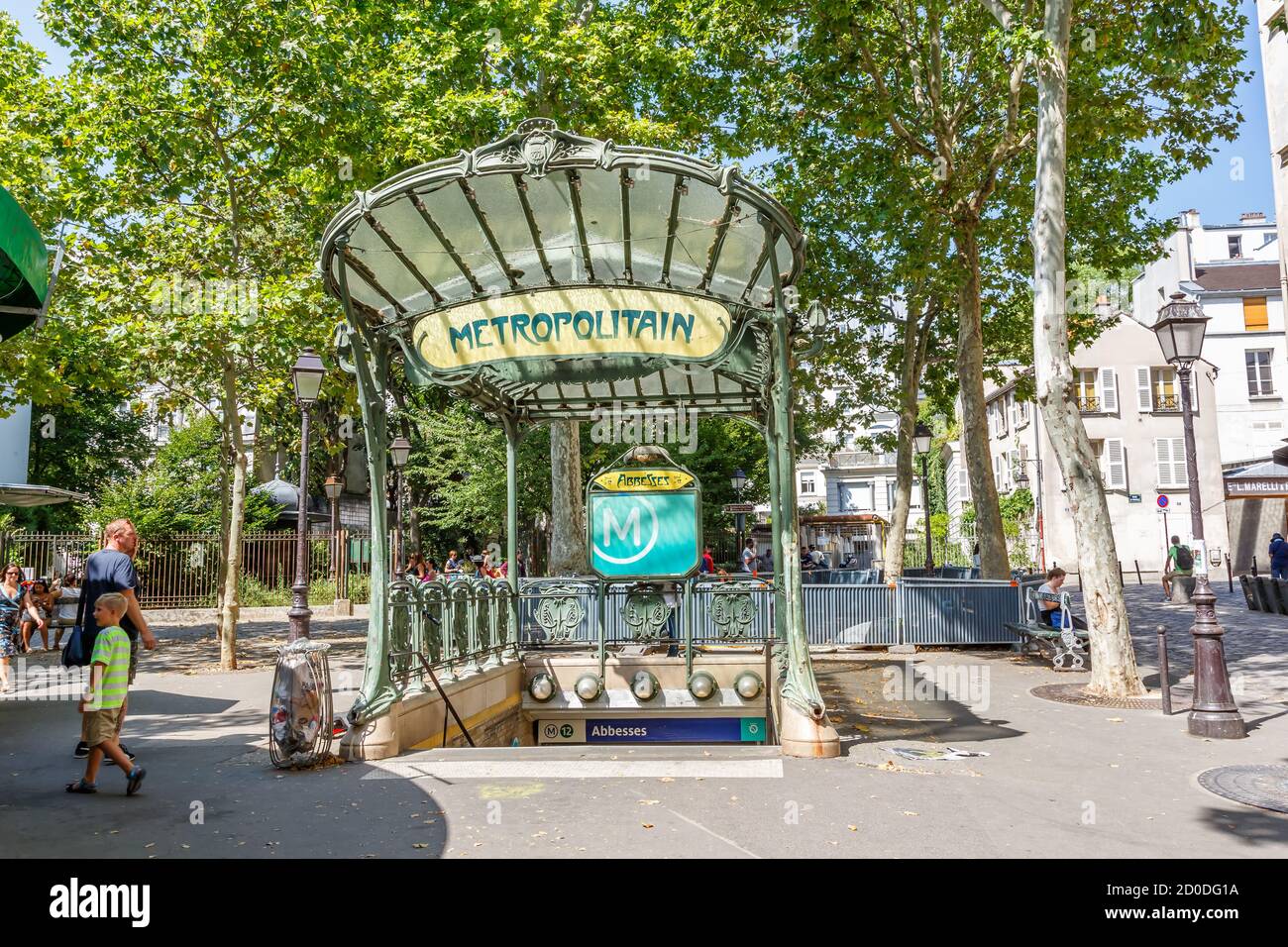 Paris, France - 23 juillet 2019: Métro Paris entrée Metropolitain Station Abbesses Art Nouveau MRT en France. Banque D'Images