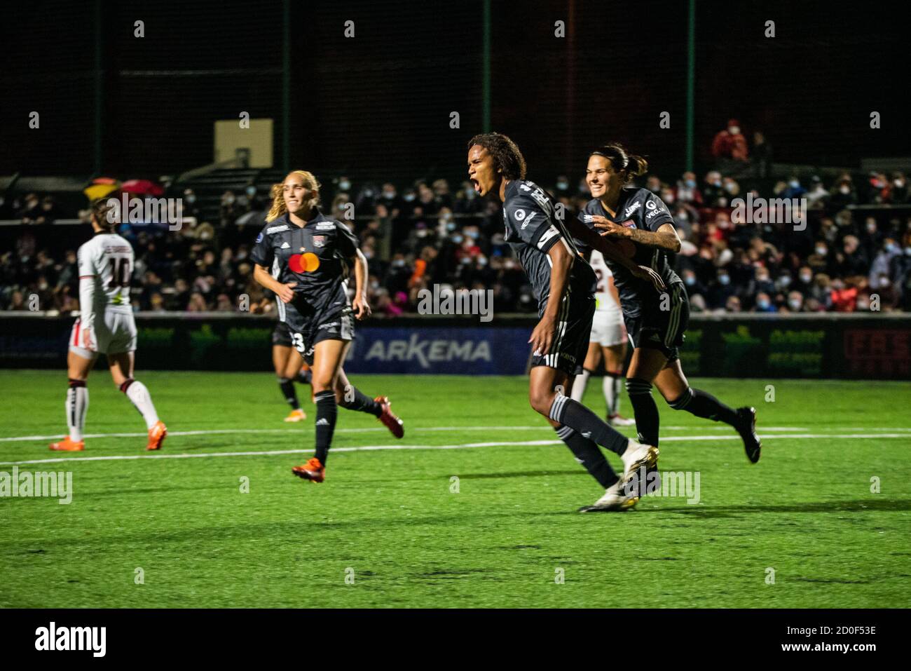 Wendie Renard, de l'Olympique Lyonnais, célèbre le but avec ses coéquipiers Pendant le championnat de France des femmes D1 Arkema football match entre Fleury Banque D'Images