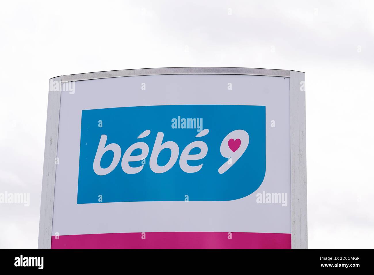 Bordeaux Aquitaine France 09 Bebe 9 Texte Et Logo Avant Boutique Bebe Francais Dedie Aux Bebes Et Tout Petits Bebe9 Boutique Photo Stock Alamy