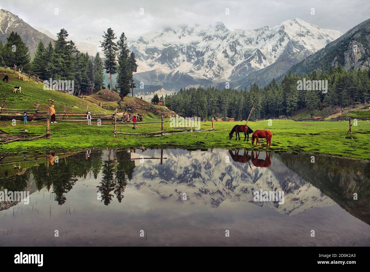 Le lac Rama est un lac près d'Astore, à Gilgit-Baltistan, au Pakistan. Il est au sommet de la belle vallée d'Astore Banque D'Images