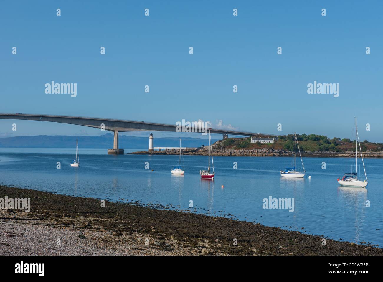 Le pont de Skye au départ de Kyleakin en Écosse Banque D'Images