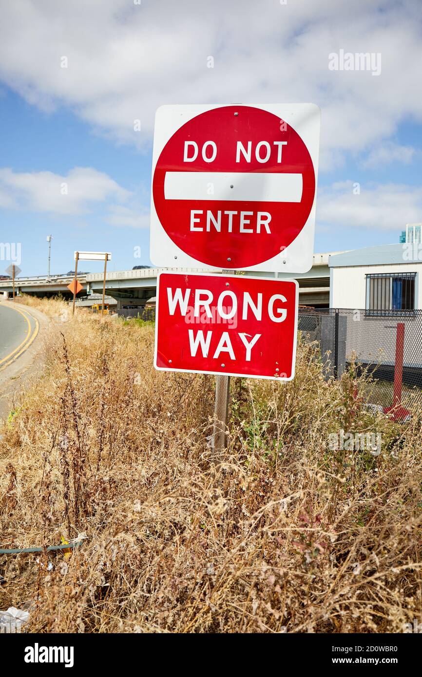 « ne pas entrer – mauvaise voie », panneau de signalisation routière Banque D'Images