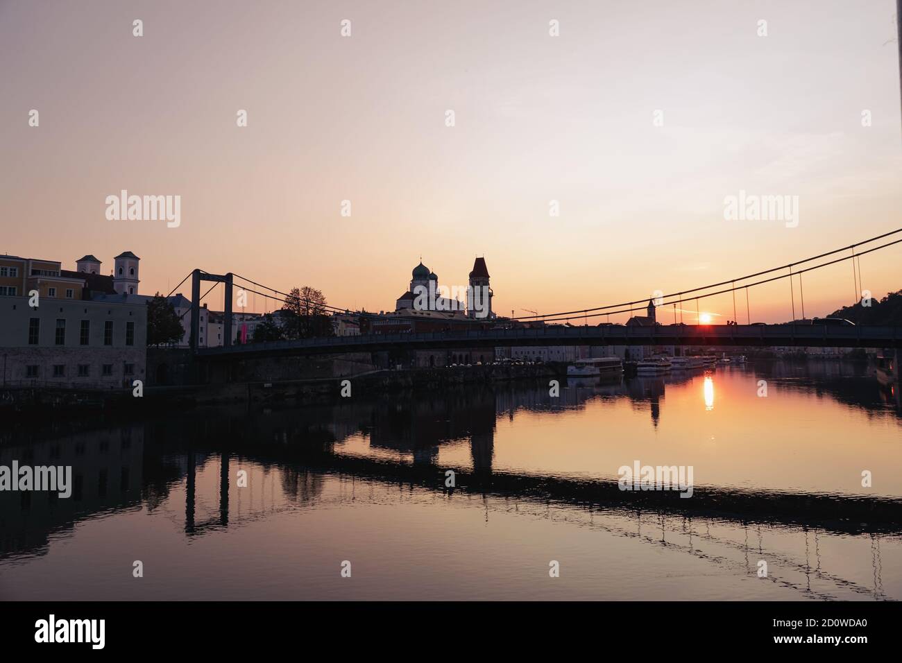 Vue panoramique de Passau sur le Danube au coucher du soleil, heure d'or, Allemagne Banque D'Images