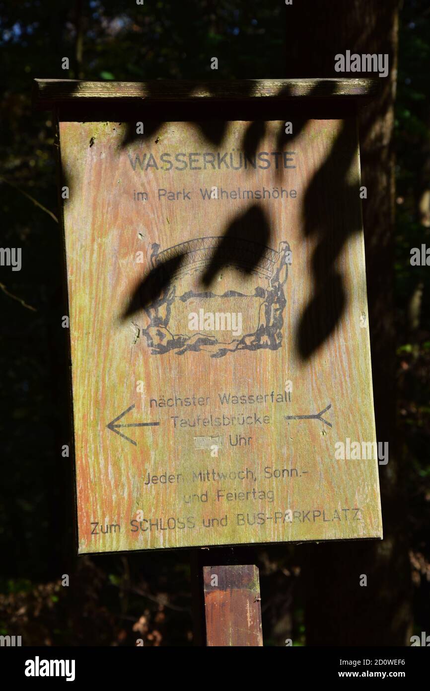 Wasserspiele - Plutogrotte, Teufelsbrücke et le temple de Jussow Banque D'Images