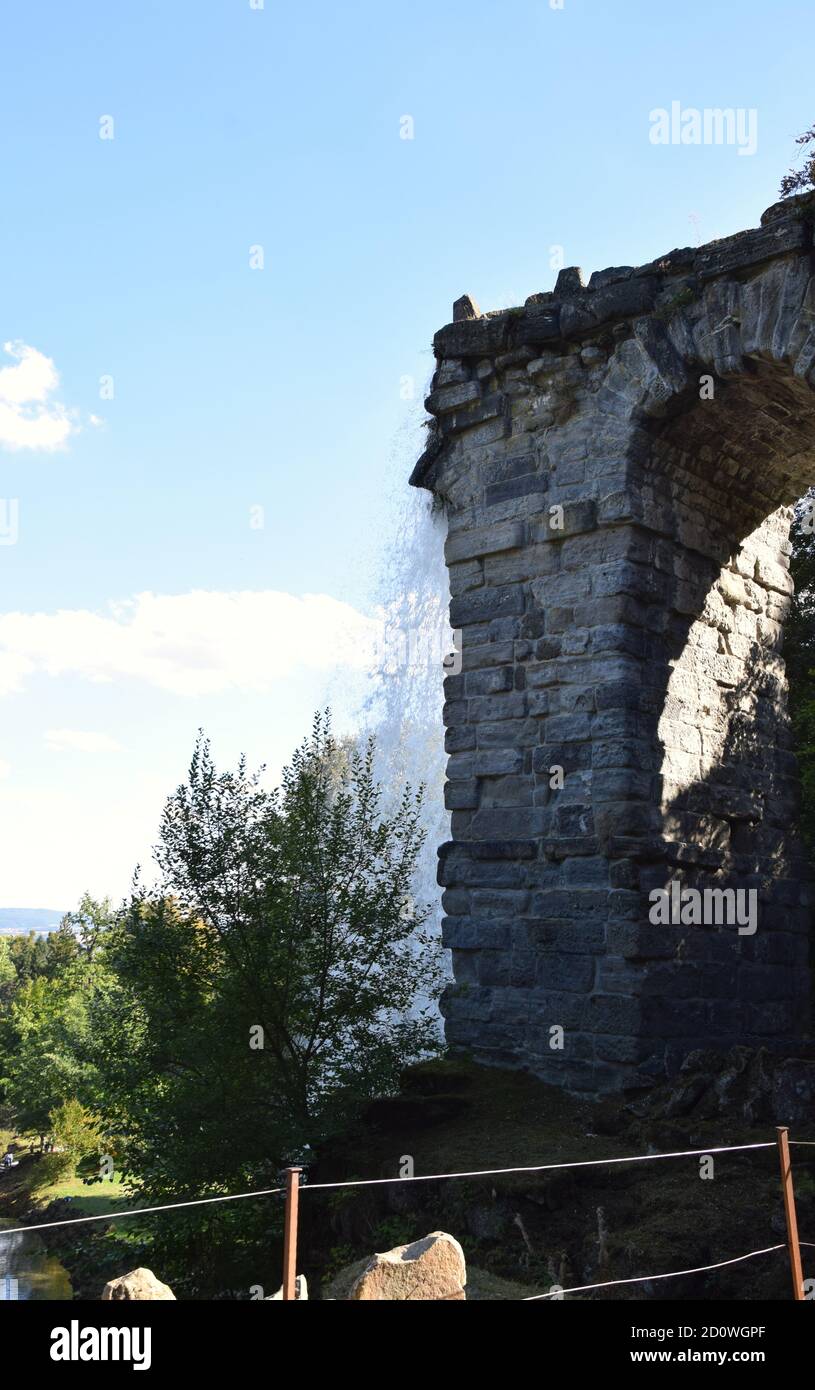 Wasserspiele - Plutogrotte, Teufelsbrücke et le temple de Jussow Banque D'Images