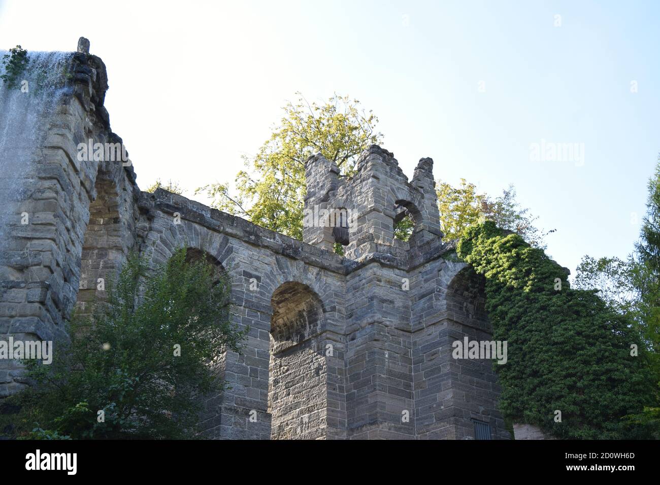 Wasserspiele - Plutogrotte, Teufelsbrücke et le temple de Jussow Banque D'Images