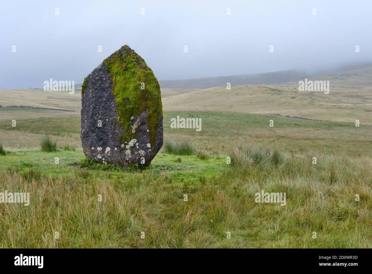 Maen Llia debout en pierre dans le parc national de Brecon Beacons Au pays de Galles Banque D'Images